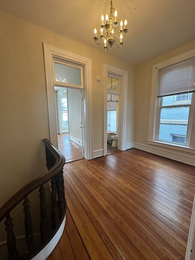 Building Photo - 708 Court St