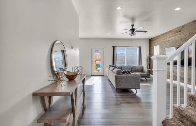 Building Photo - 822 E 380 S