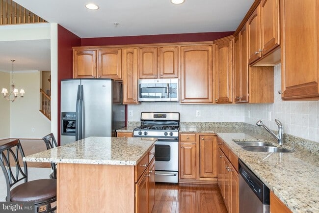 Building Photo - 415 Granville Ct