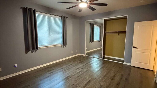 Building Photo - 28622 High Ridge Dr