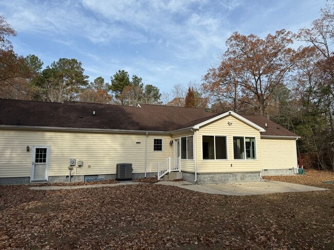 Building Photo - Beautiful 3-Bedroom Single Family Home on Private Lot- Millsboro, DE