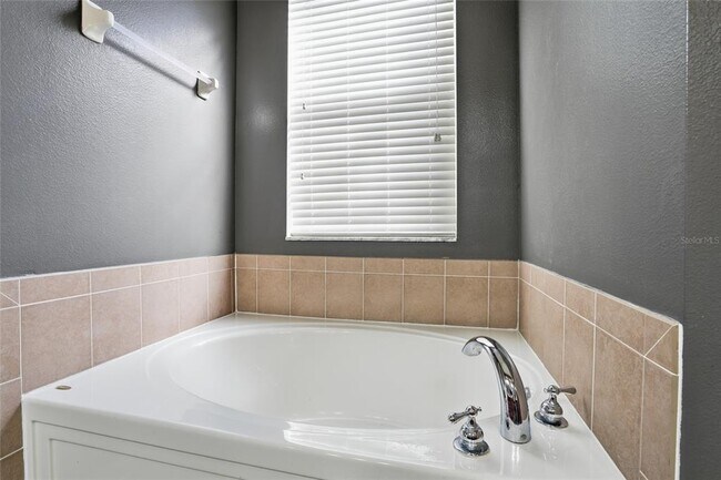 Building Photo - 31720 Marchester Dr