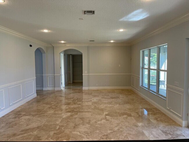 Building Photo - 9326 Plantation Estates Dr