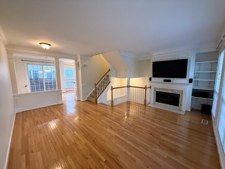 Building Photo - 6020 Lincolnia Rd