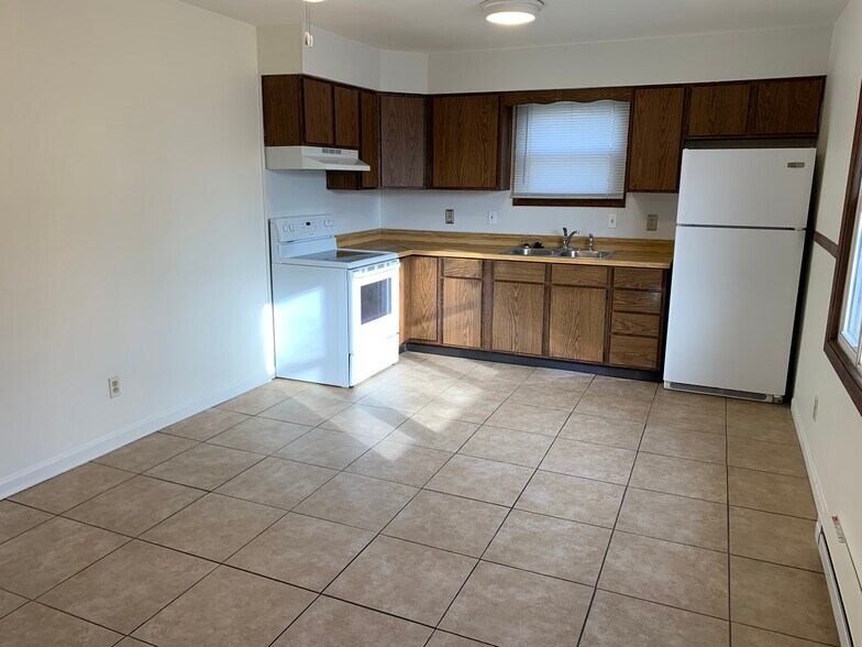 Building Photo - 4004 Bruns Ave