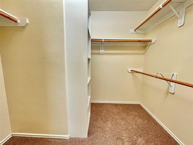 Building Photo - 5626 Claybeck Ln
