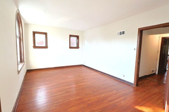 Building Photo - 3754 Dunnica Ave