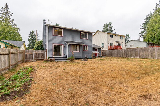 Building Photo - Charming Admirals Cove Home with Bonus Roo...
