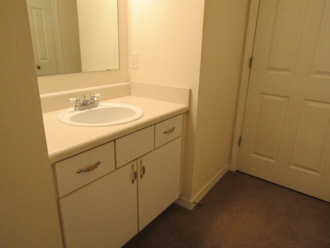 Building Photo - Northeast Pensacola 2BR Patio Home Near UWF & I-10 with Screened Porch, Privacy-Fenced Backyard.