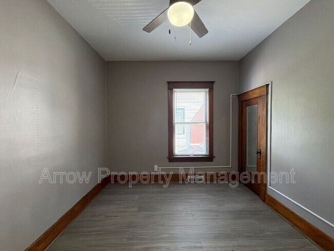 Building Photo - 2049 Worthington Ave