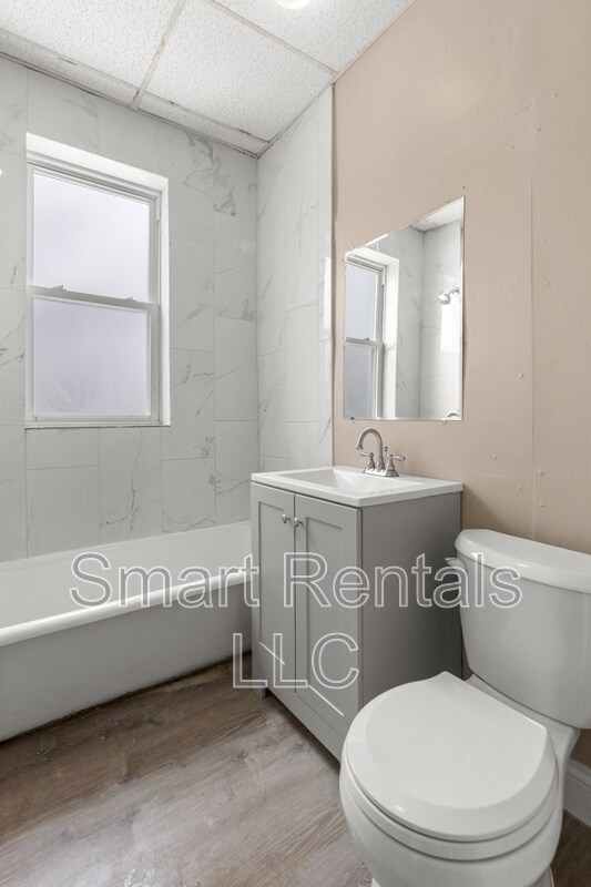 Building Photo - 4205 Ellenwood Ave