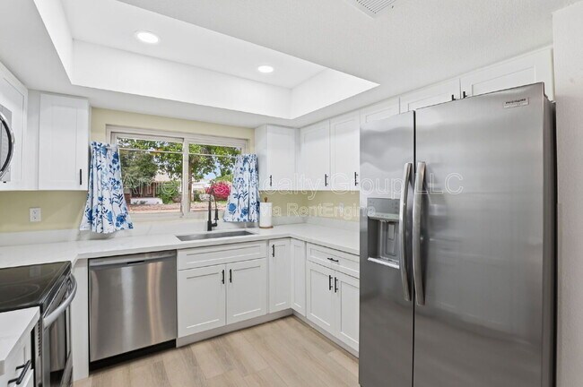 Building Photo - 6201 W Acoma Dr