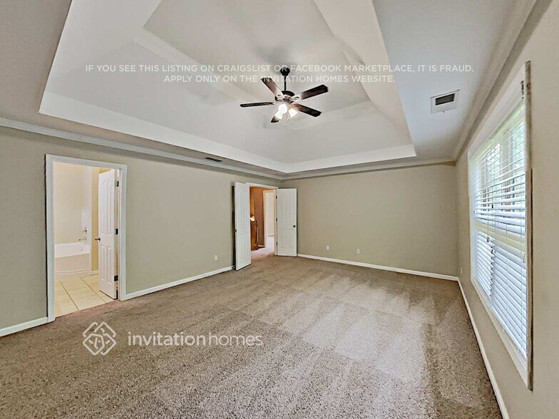 Building Photo - 658 Royal Crest Ct