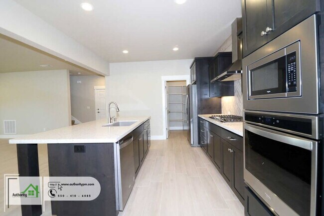 Building Photo - 6677 Bandito Dr