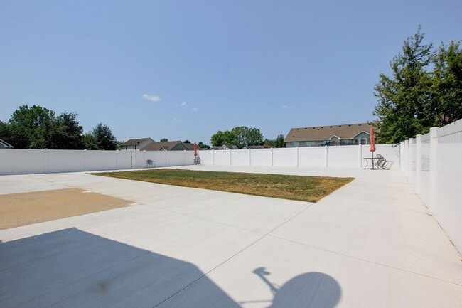 Building Photo - 3660 S Naples Ct