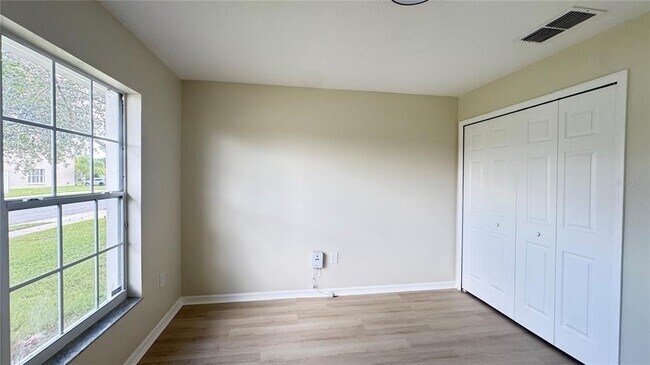 Building Photo - 185 Thornbury Dr