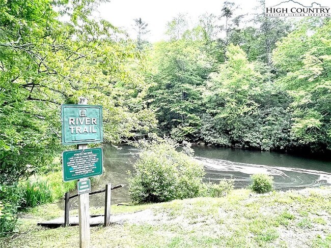 Building Photo - 252 Trillium Rd