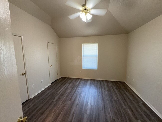 Building Photo - 4107 Gus Dr