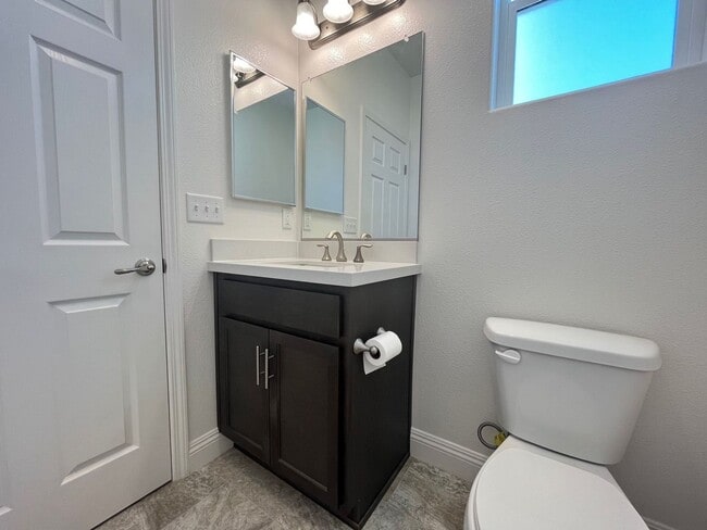 Building Photo - 307 Ninos Dr