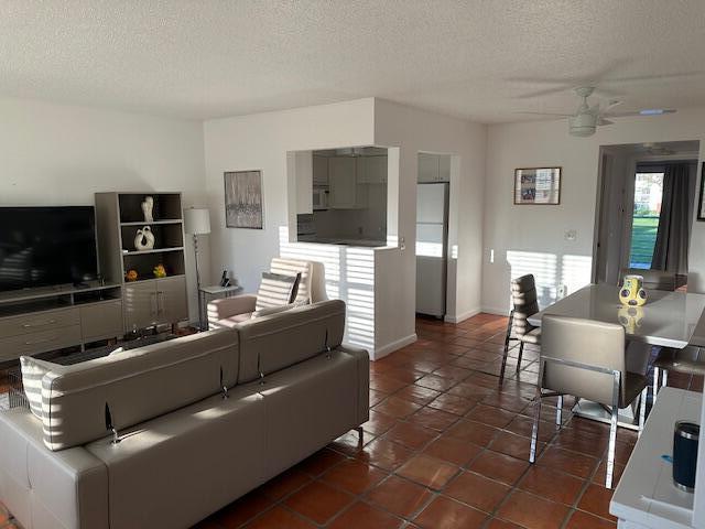 Building Photo - 359 Brighton I