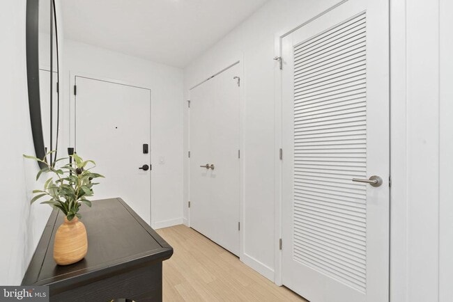 Building Photo - 210 S 12th St