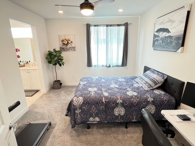 Building Photo - Upscale Living 2 Bed 2 Bath Condo in Anahe...