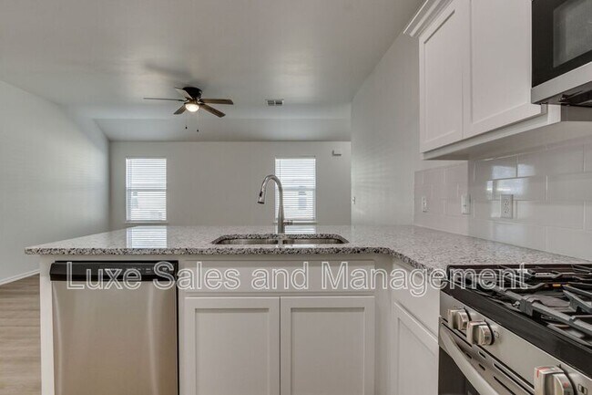 Building Photo - 11603 Mackenzie Wy