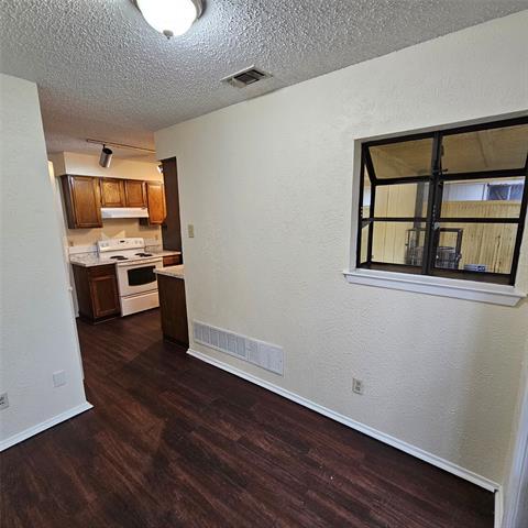 Building Photo - 1510 Cherrycrest Ln