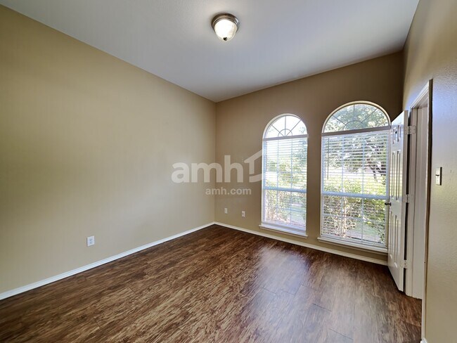 Building Photo - 1200 Seneca Pl