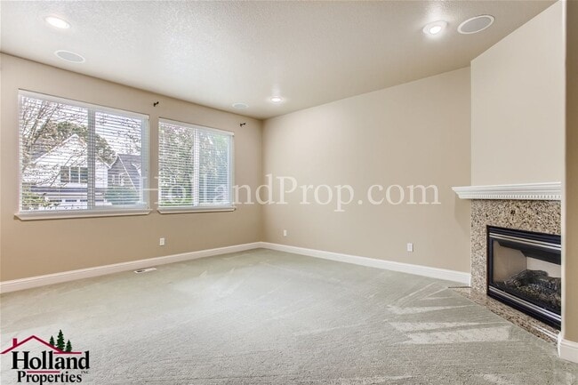 Building Photo - 342 NW Malia Ln