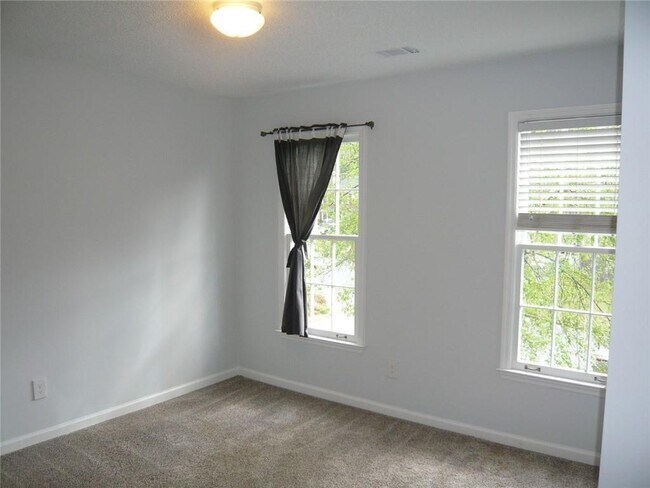 Building Photo - 10970 Egmont Dr