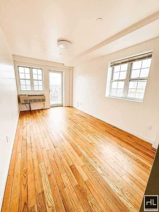 Building Photo - 175th St, Jamaica