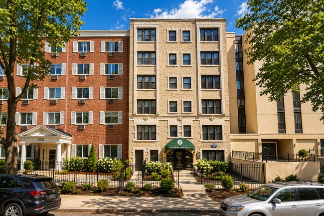 Building Photo - 1347 N Dearborn
