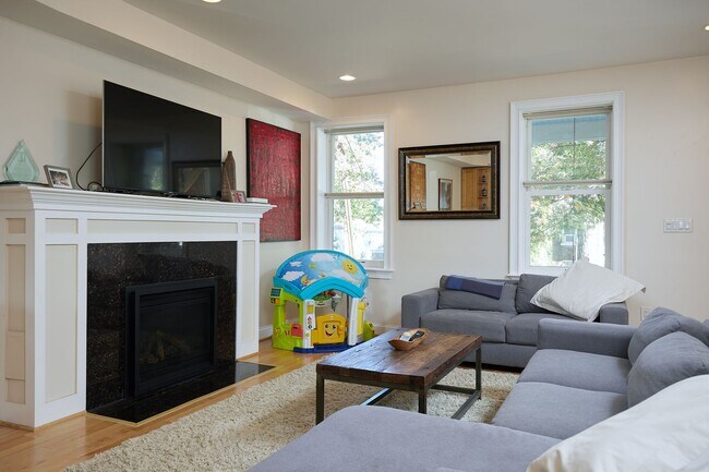 Building Photo - Petworth Stunner with Garage