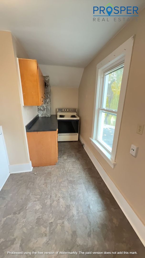 Building Photo - ST221X