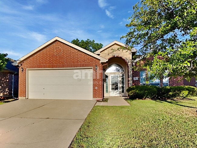 Building Photo - 8829 Stirrup Way