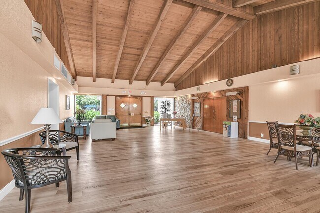 Building Photo - 6396 Country Wood Way