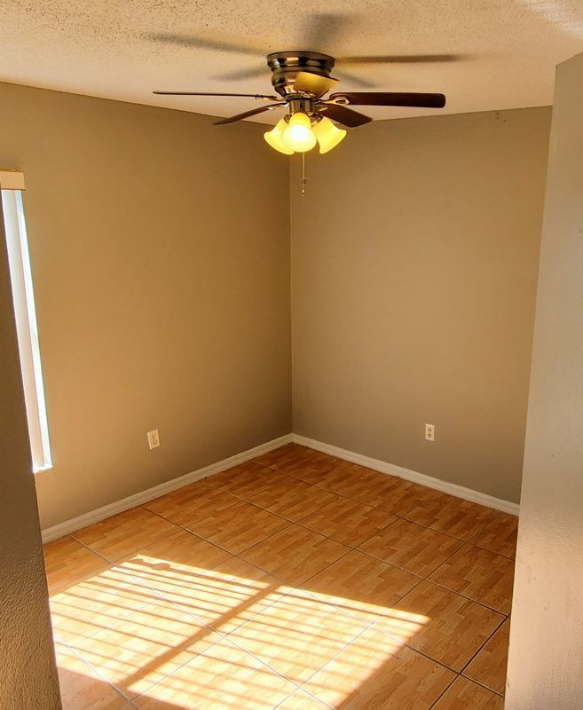 Building Photo - 2370 Harbor Town Dr