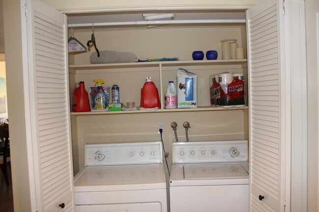 Building Photo - 36 El Toro Dr