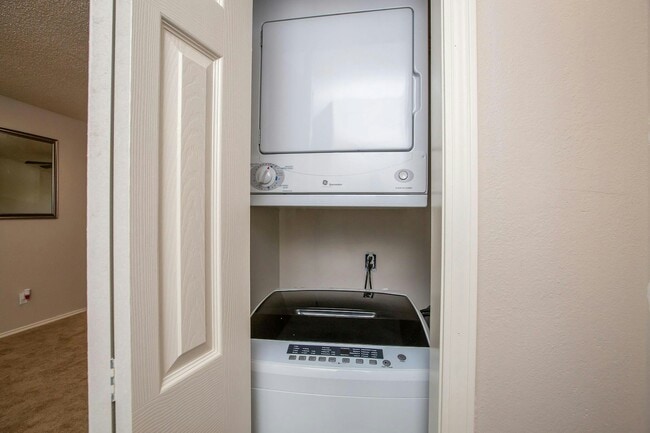 Building Photo - 400 W St Elmo Rd