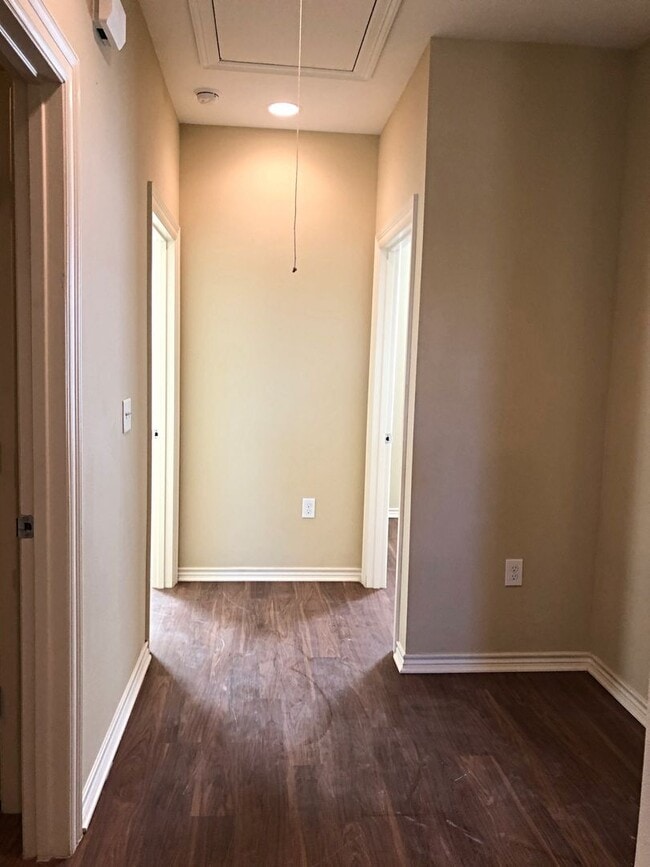 Building Photo - 2009 Cable Ave