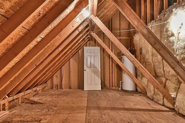 Building Photo - Wildewood in Northeast Columbia--Offering Self Guided Tour with RENTLY!