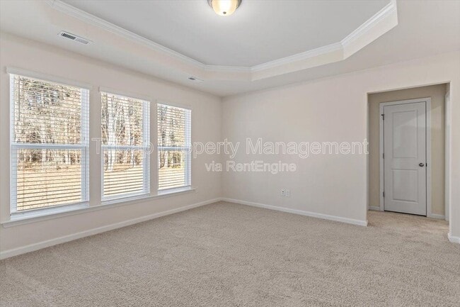 Building Photo - 313 White Oak Ridge Dr