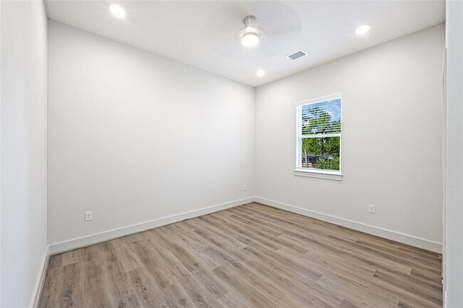 Building Photo - 4603 Indie Hts Ln
