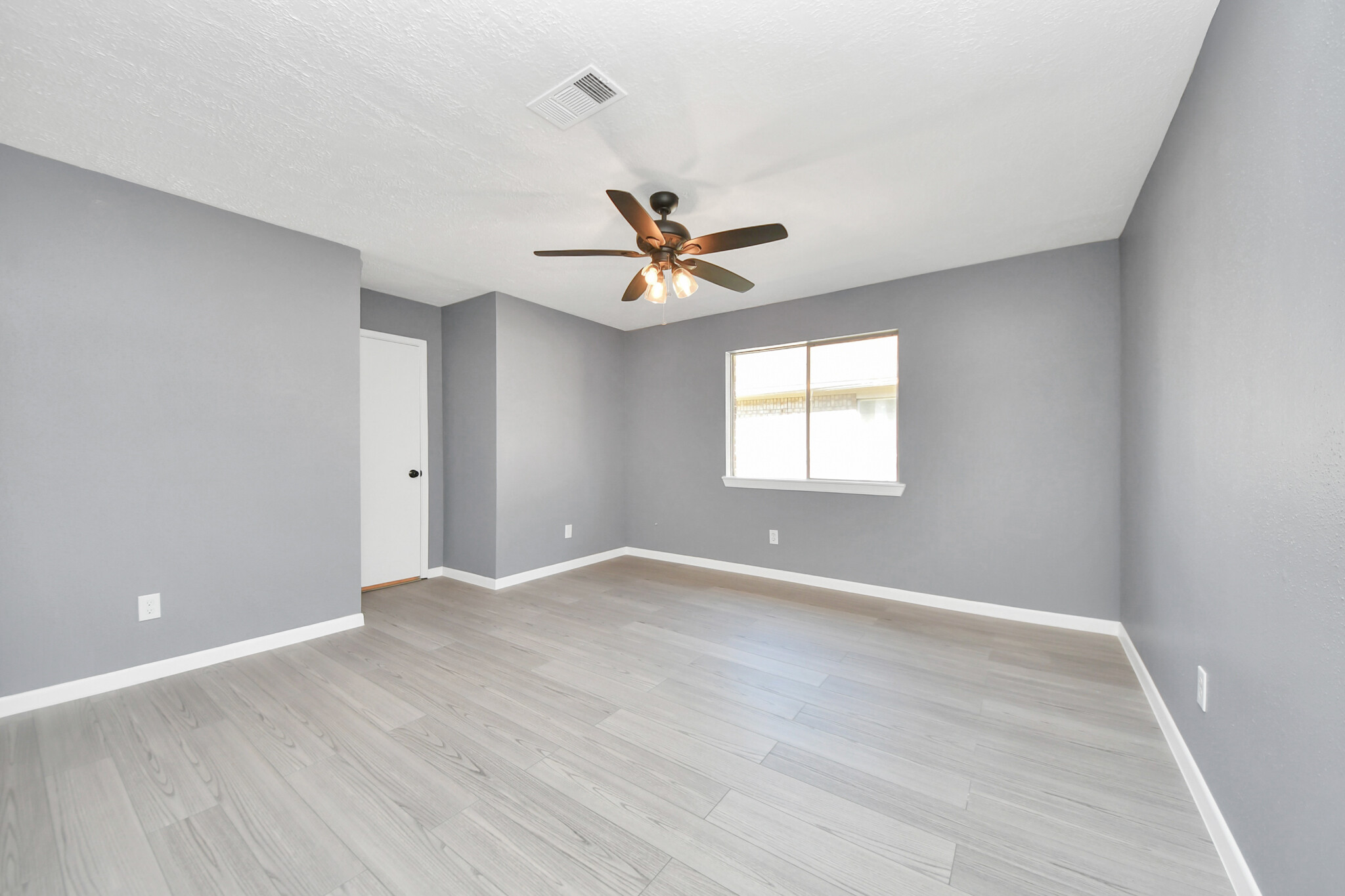 Master Bedroom - 26718 Cypresswood Dr