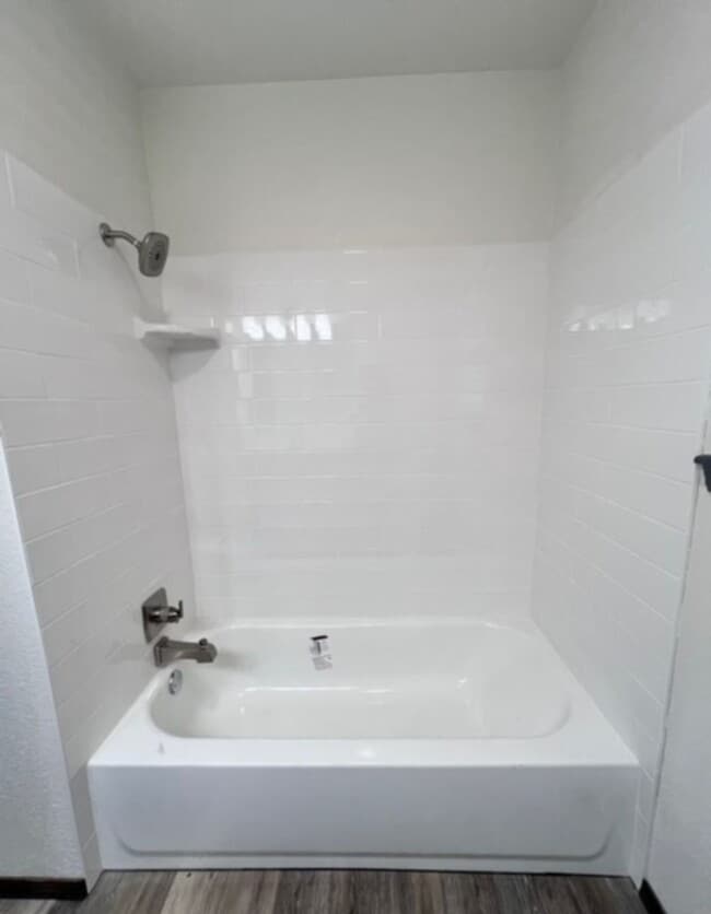 Building Photo - Very nice 3 bed 2 bath home - 1 mile from OU.