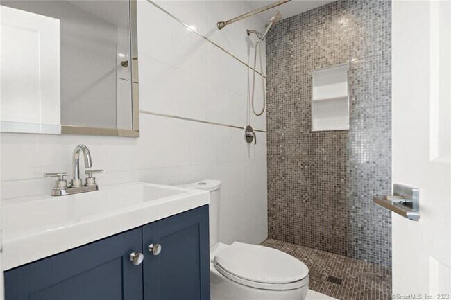 Building Photo - 1611 Washington Blvd