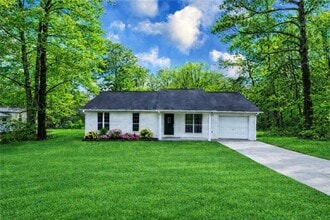 Building Photo - 43 Surrey Ct