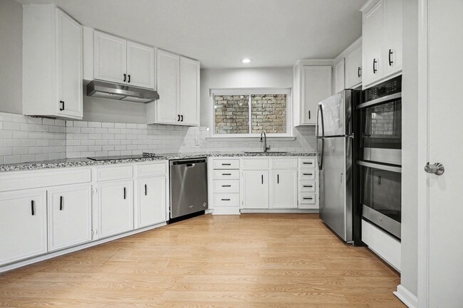 Building Photo - 16607 Neumann Dr