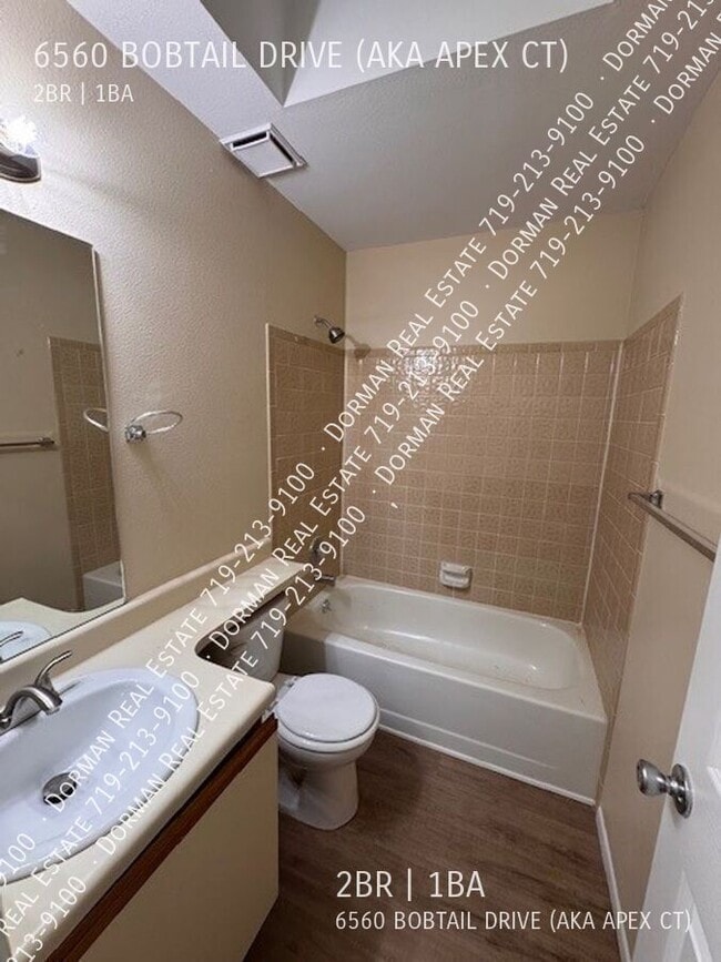 Building Photo - 6560 Bobtail Dr